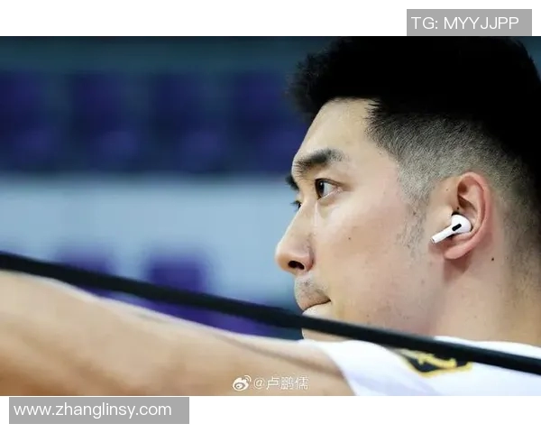 吴冠希在篮球赛场上的崛起与挑战展现了新时代运动员的拼搏精神与团队合作的重要性