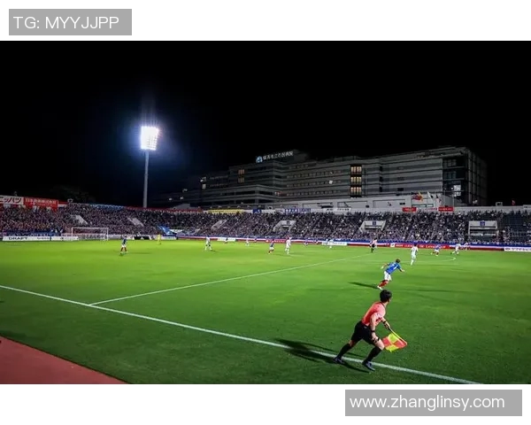 樱花队与东京日联的激烈对决展现日本足球的魅力与激情 樱花队与东京日联的激烈对决展现日本足球的魅力与激情