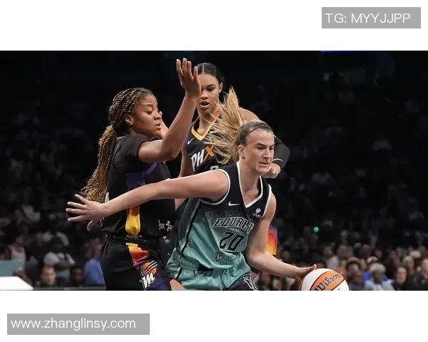 水星与自由人新浪的精彩对决揭示了篮球战术与团队合作的重要性 水星与自由人新浪的精彩对决揭示了篮球战术与团队合作的重要性