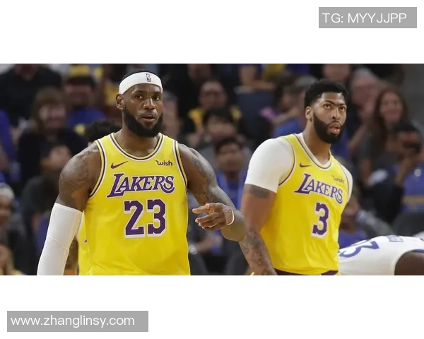 湖人对决雄鹿戴维斯能否再现巅峰状态引发球迷热议 湖人对决雄鹿戴维斯能否再现巅峰状态引发球迷热议